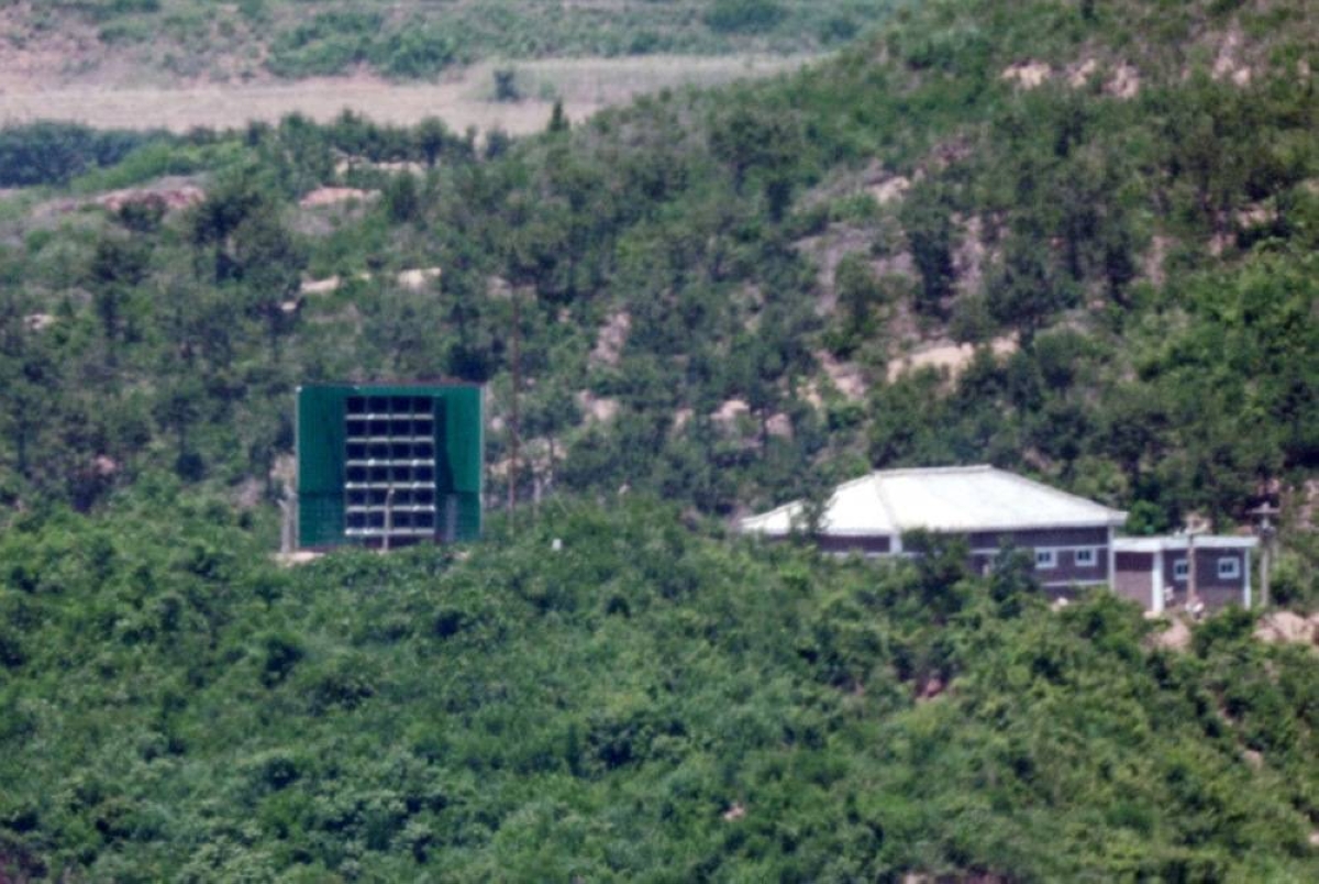 QUIET FOR NOW North Korean loudspeakers are seen along the Imjin River — which runs across the inter-Korean border — in Kaepung, on the western frontline border with South Korea, from an observatory in the border city of Paju, northwestern South Korea, on June 12, 2025. EPA PHOTO
